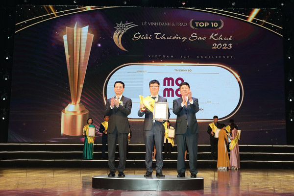 Ví Trả Sau nhận giải thưởng Sao Khuê vì những nỗ lực “bình dân hóa” tín dụng cho người Việt